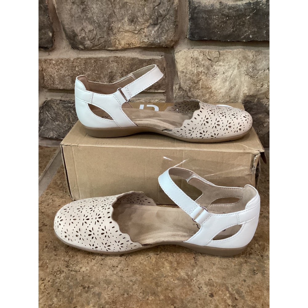 Earth Origins Etbetti Ivory Leather Laser Cut Mary Jane Flats Size 10M New - Picture 2 of 8